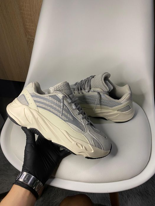 Yeezy Boost 700 V2 "static"