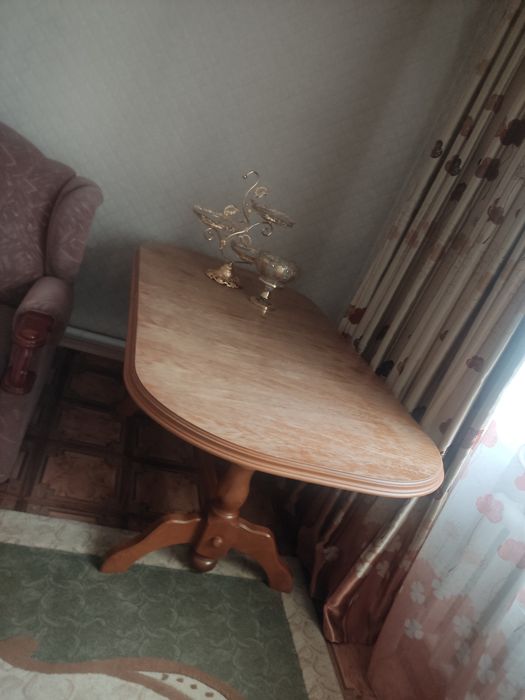 Стол , стульялармен бірге