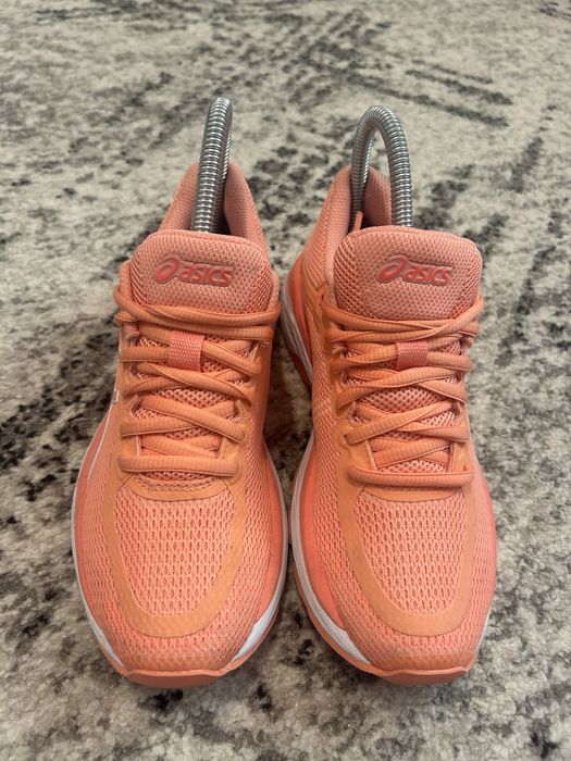Asics nr 36 int 23 cm pret 100 lei
