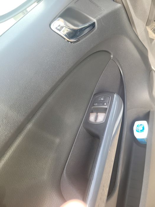 Opel corsa 2011 pret 2500E