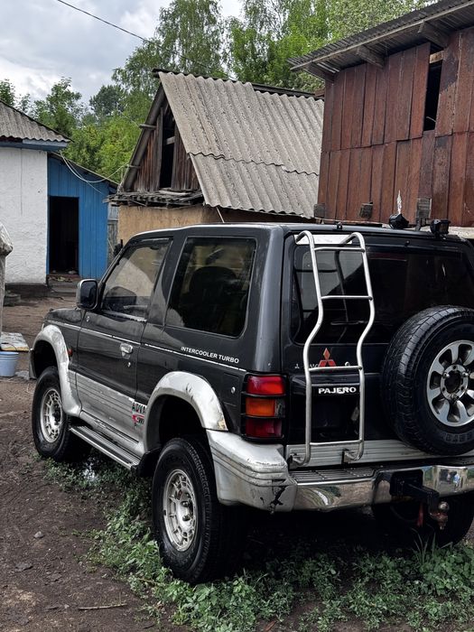 Mitsubishi Pajero 2