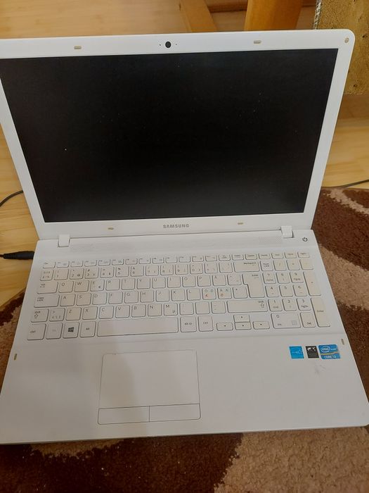 Laptop Samsung NP370R5E i3