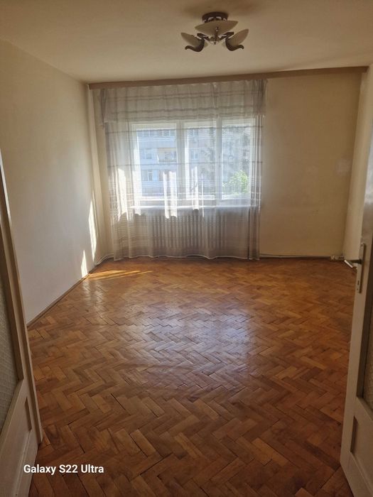 Apartament 4 camere, semidecomandat, nemobilat, langa Piata Centrala din Deva - Mai multe