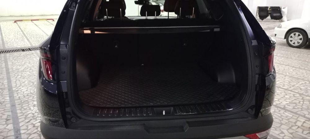 Машина-Hyundai Tucson.