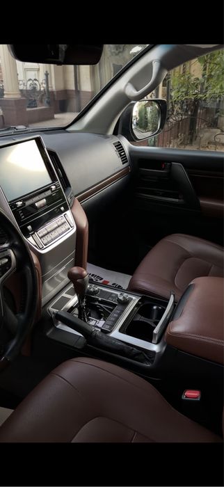 Toyota land cruiser 200