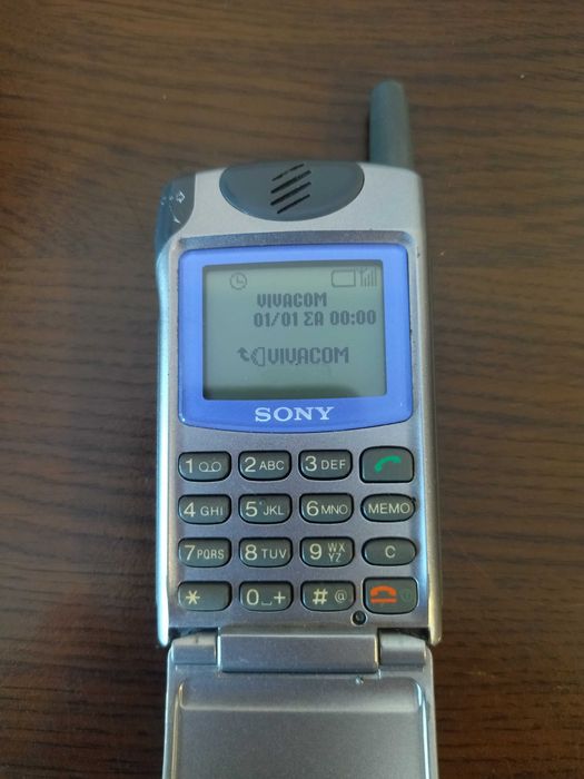 Продавам телефон/GSM SONY CDM-Z5