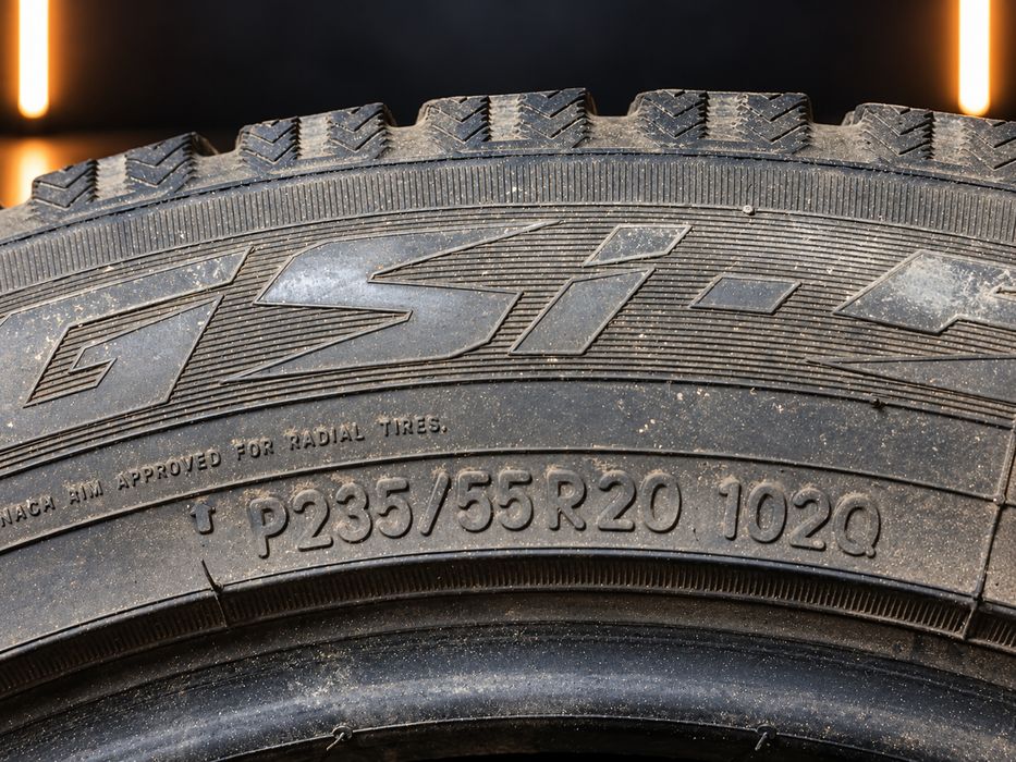 235/55/20 пара шин TOYO