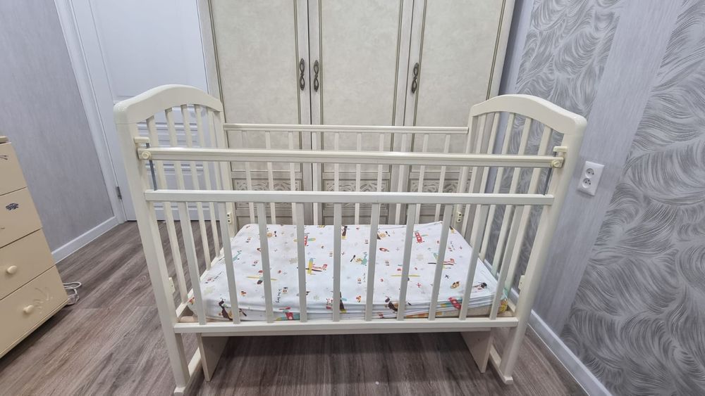 Продам детскую кроватку
