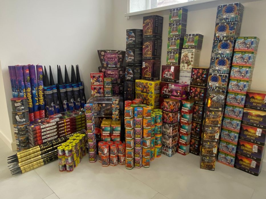 Продам салюты и фейерверки