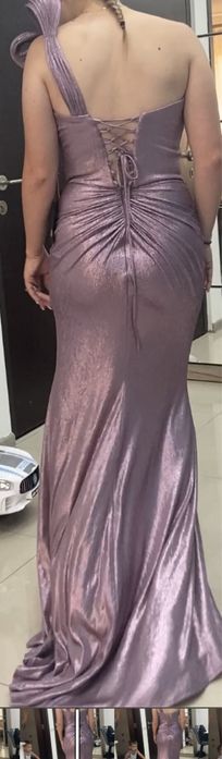 Rochie de nasa, noua cu eticheta