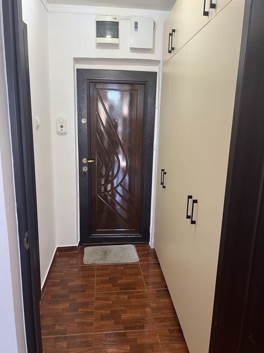 Inchiriez garsoniera