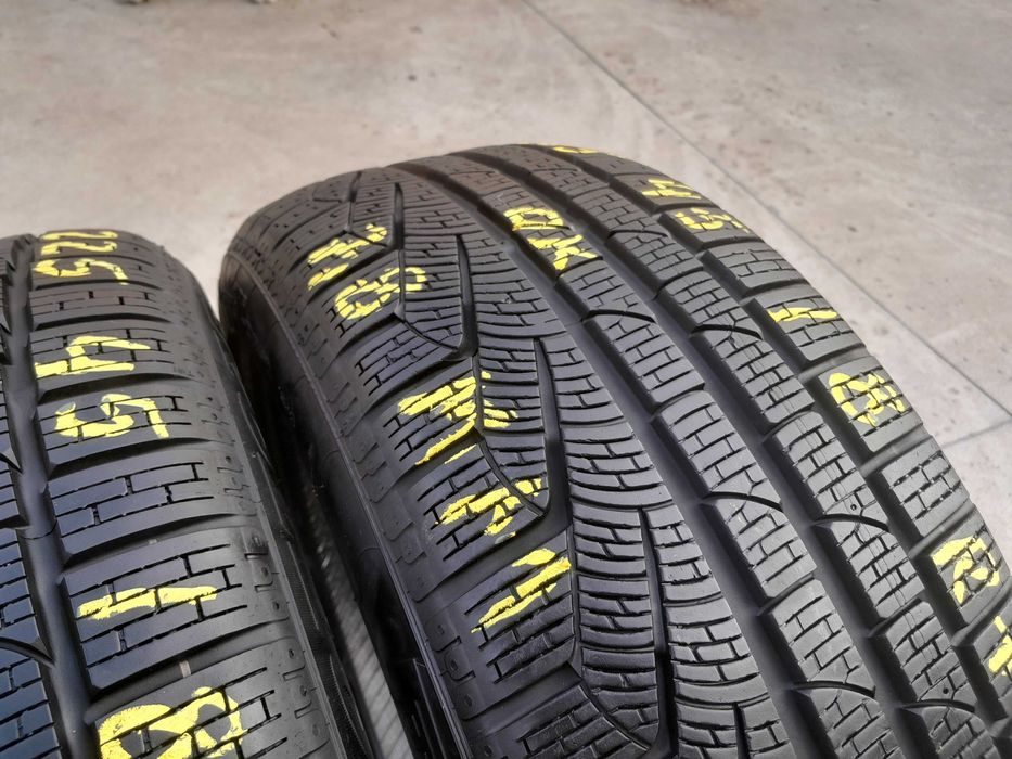 Doua anvelope iarna 225 45 18 pirelli sottozero 2 run flat cu 7,8 mm