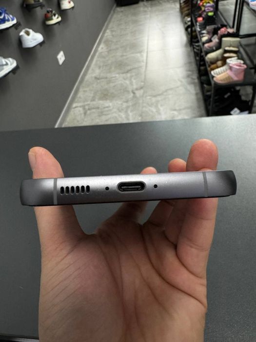 Продам  самсунг с 23 фе 256/8