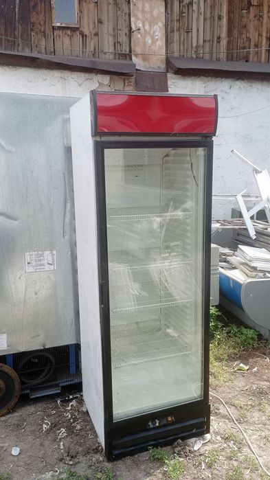 Холодильник витринный