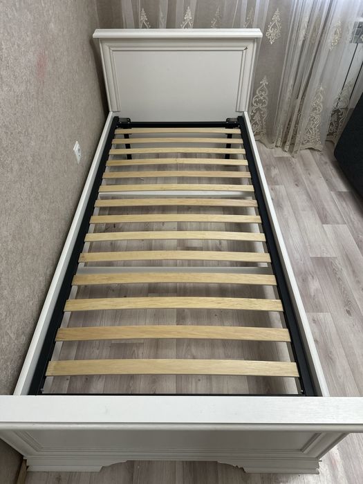 Продам кровать 90*200