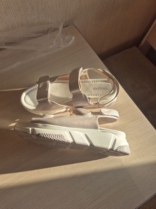 Продам летние босоножки