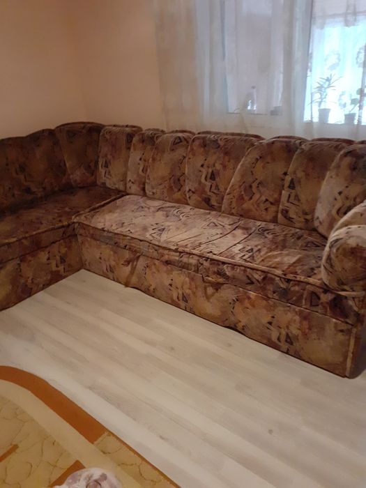 Vand coltar cu colt pe partea stanga
