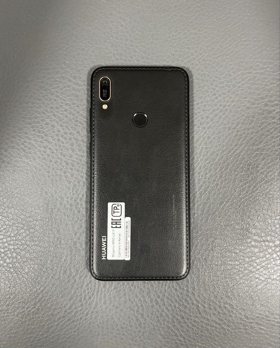 Huawei, в отличном состоянии.