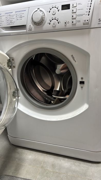 Стиральная машина Hotpoint Ariston