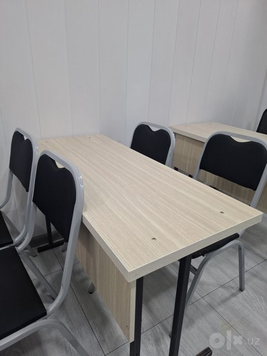 Срочно продаются парты и стулья