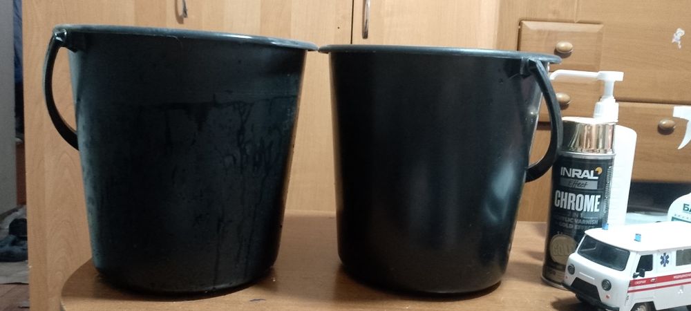 Продам пластиковые ведра 10л