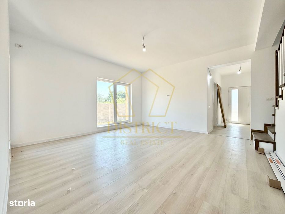 Duplex cu 5 camere si 2 bai, 470 mp teren si 115 mp utili in Ghiroda.