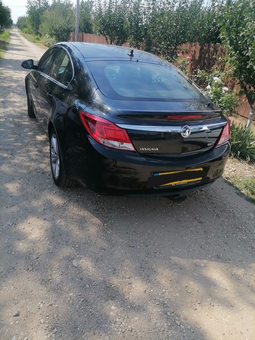 Dezmembrez opel insignia