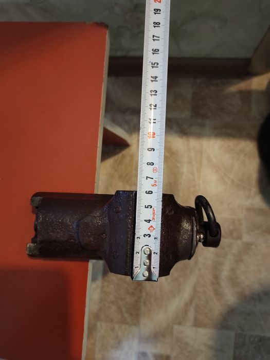 Продам маленькие тиски