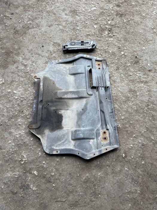 Кора под мотор оригинална супер здрава Vw Caddy 2013g 5c6825901