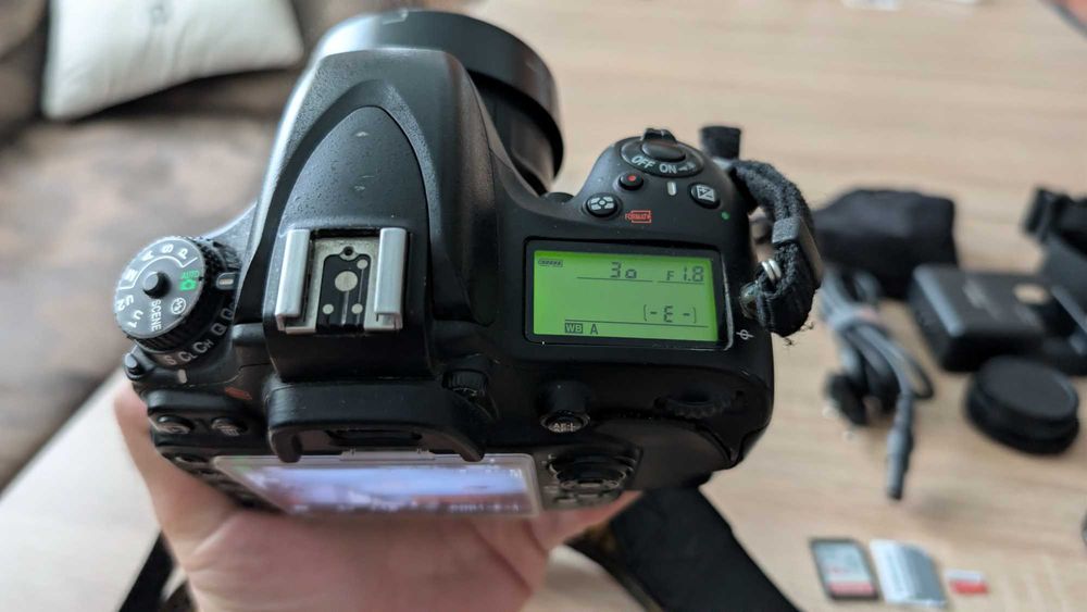 Пълен фотографски комплект: Nikon D610 + 35mm обектив и аксесоари