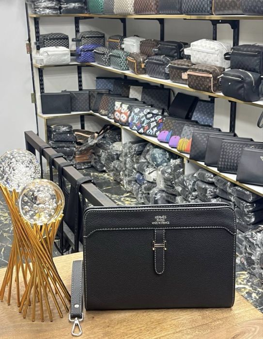 Мъжка чанта / Мъжки чанти Louis vuitton / Hugo /  портмонета / несесер