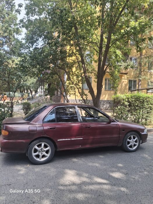 Митсубиси Лансер