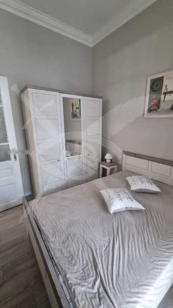 Дава се под наем Етаж от къща в София, Хладилника - 90 кв.м за 750 € - Снимка #3