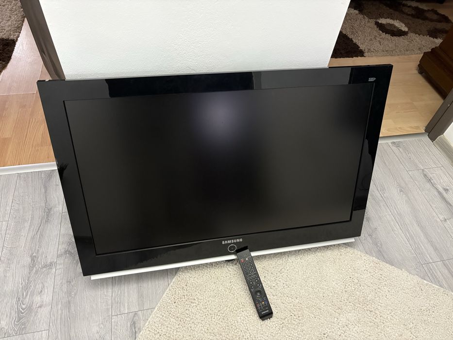 Vand televizor samsung in stare foarte buna
