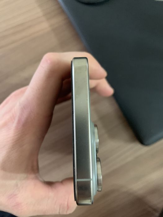 Iphone 16 Pro Max natural titan