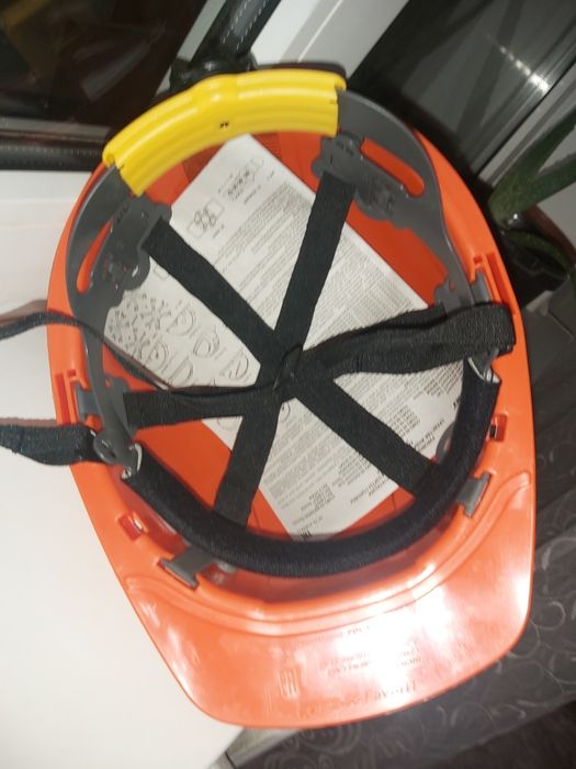 Продам каску защитную