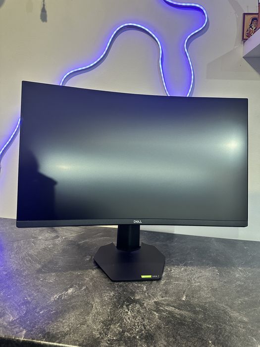 Monitor Dell S2721HGF curbat 144Hz – stare impecabilă, ca nou