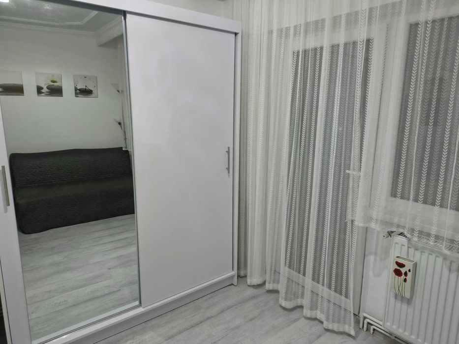 Slanic Moldova, vand apartament mobilat ,3 camere,2 bai,2 balcoane.