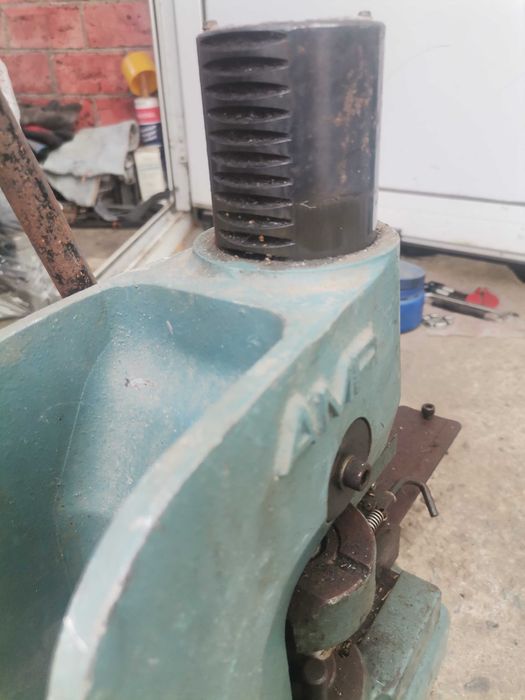 механична настолна  преса