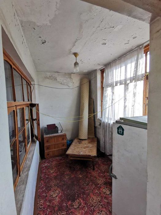 2 xonali kvartira sotiladi. 77 seriya kirpich