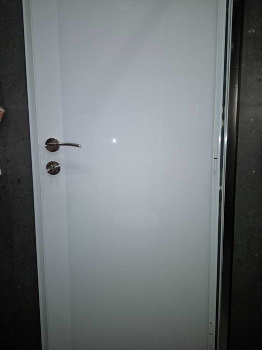 Алуминиева врата