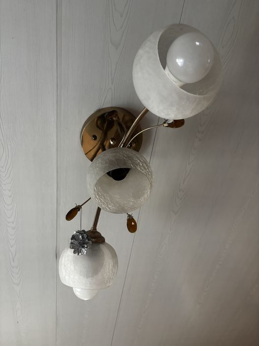 Люстра трех рожковая