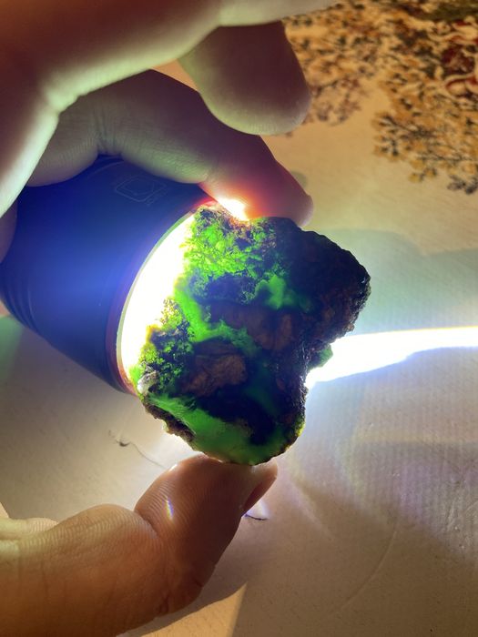 В продаже высококачественный Хризопраз если есть желающие пишите вацап