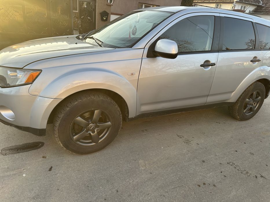Mitsubishi outlander