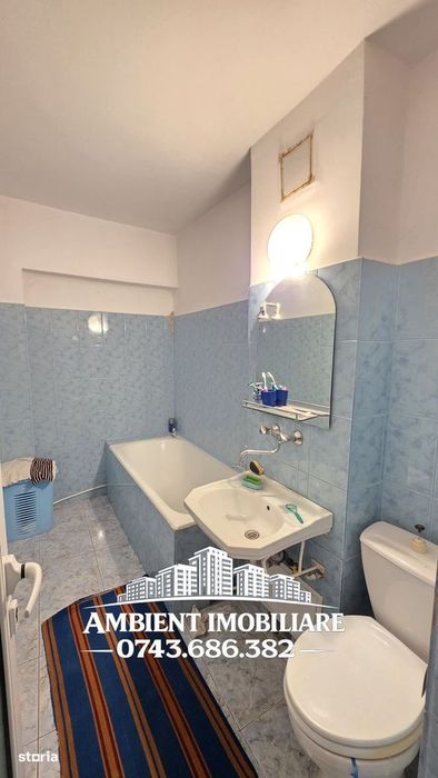 Apartament 3 camere, etaj 3, VASLUI - zona GARA;