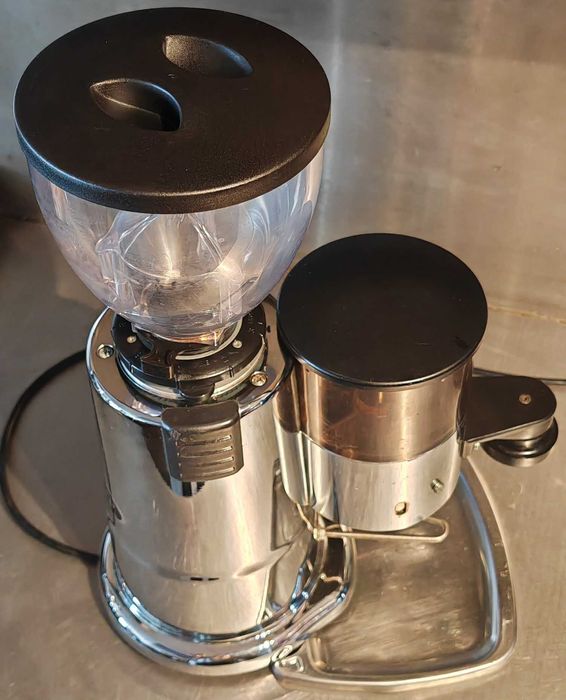 Made in ITALY * ХРОМ * Профисионална Кафемелачка Macap M4T таймер 58мм