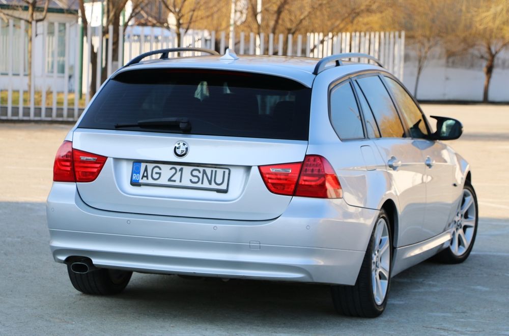 Vand BMW Seria 3 Euro 5 Automat Navi Panoramic Xenon Posibilitate Rate