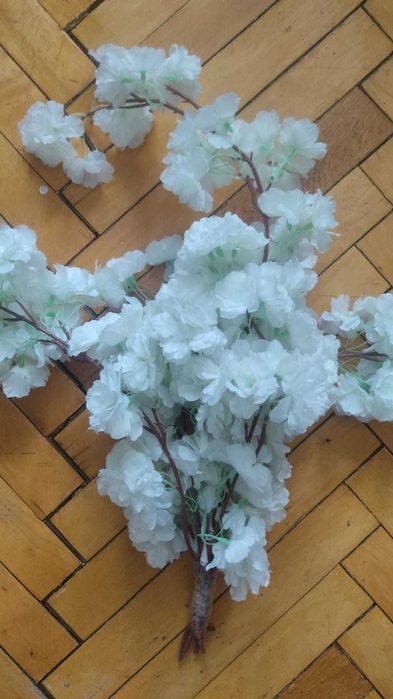 Искусственные цветы 100тг.