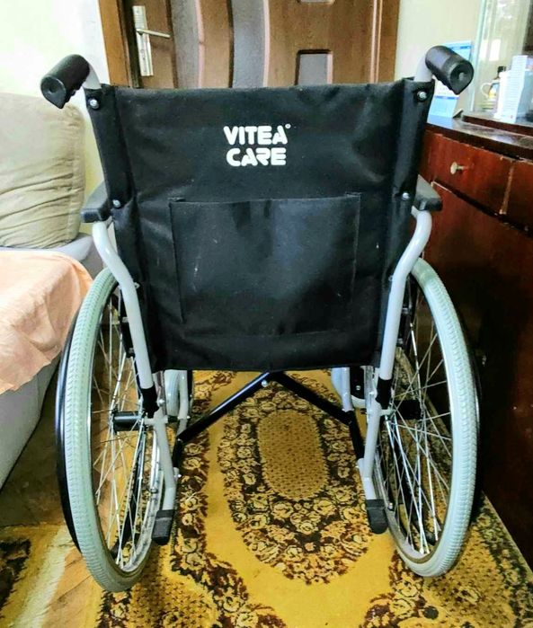 Vand carucior cu rotile