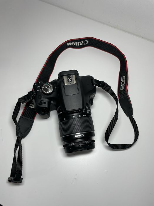 Camera foto Canon EOS 2000D